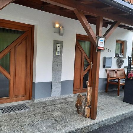 Haus Alpin Apartments Pettneu am Arlberg Exterior foto