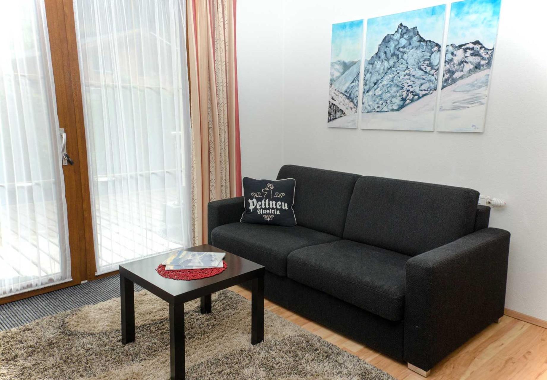 Haus Alpin Apartments Pettneu am Arlberg Exterior foto