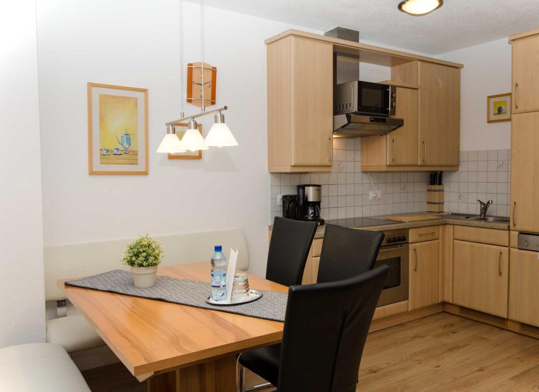 Haus Alpin Apartments Pettneu am Arlberg Exterior foto